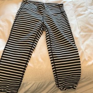 Athleta striped cropped leggings